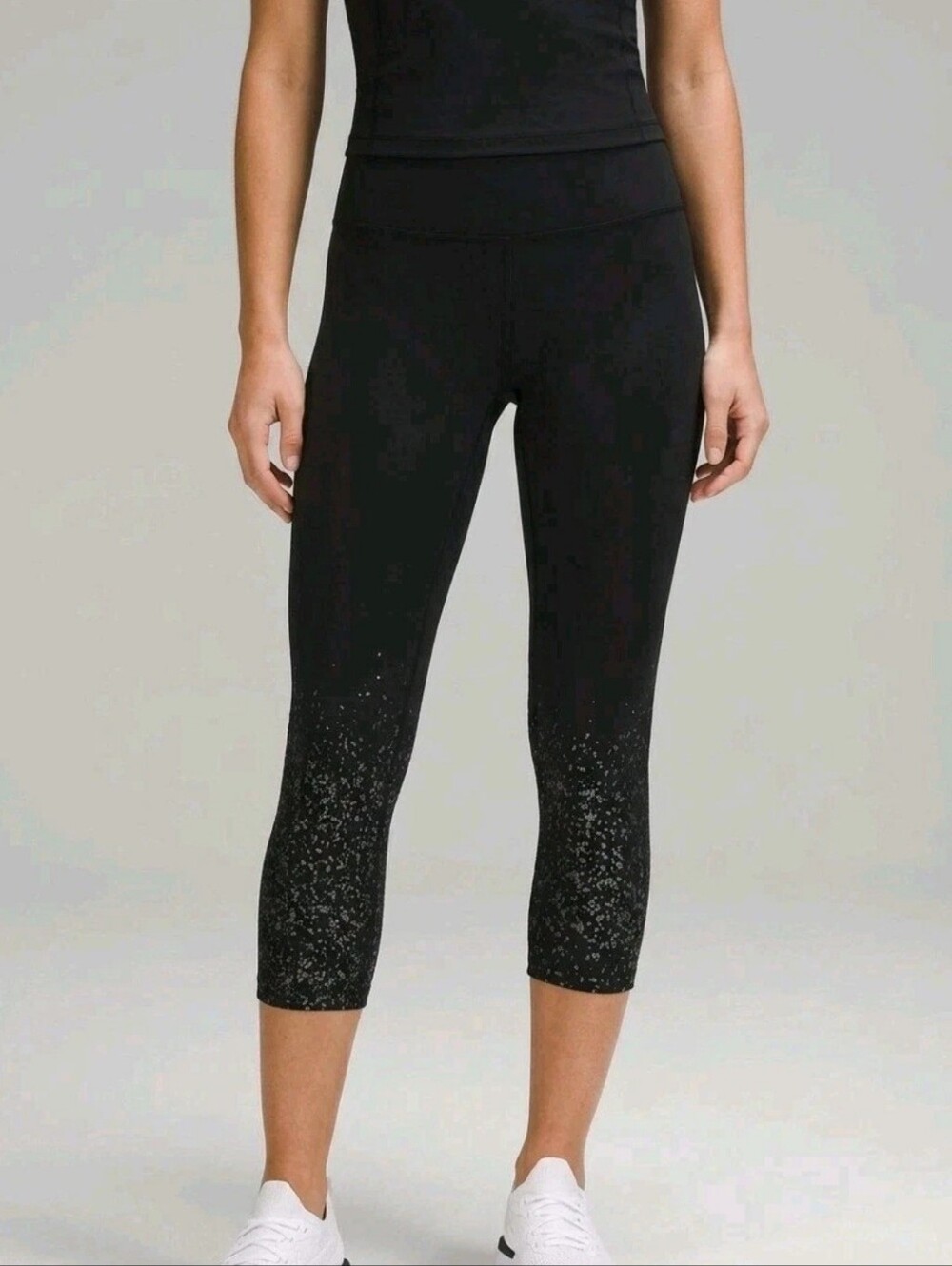Spanx Leggings Womens Medium Black Paint Splatter Capri Shapewear Workout Gym